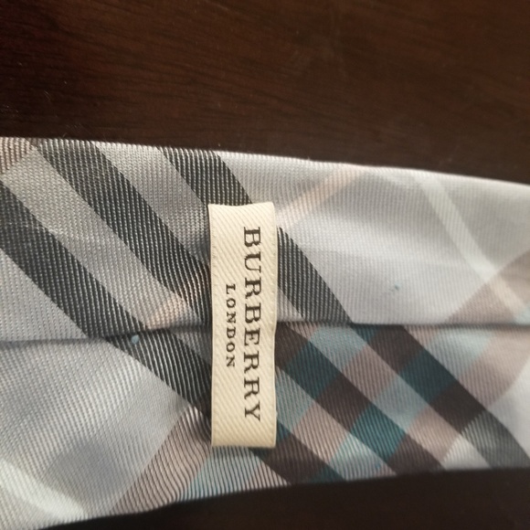 Burberry Tie - Picture 2 of 2